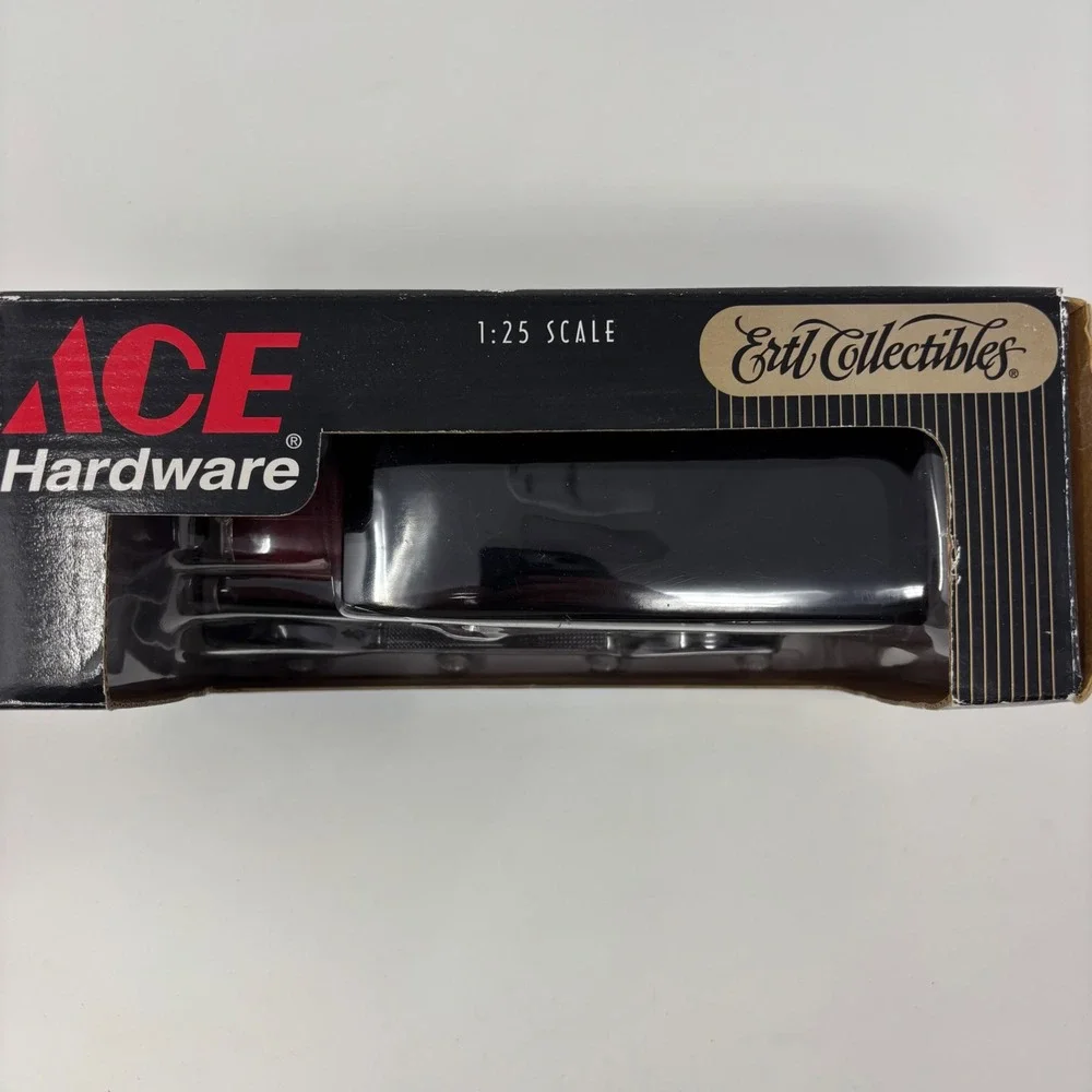 Ertl‎ Ace Hardware 1927 Graham Delivery Truck 12th Edition 1:25 Scale Diecast